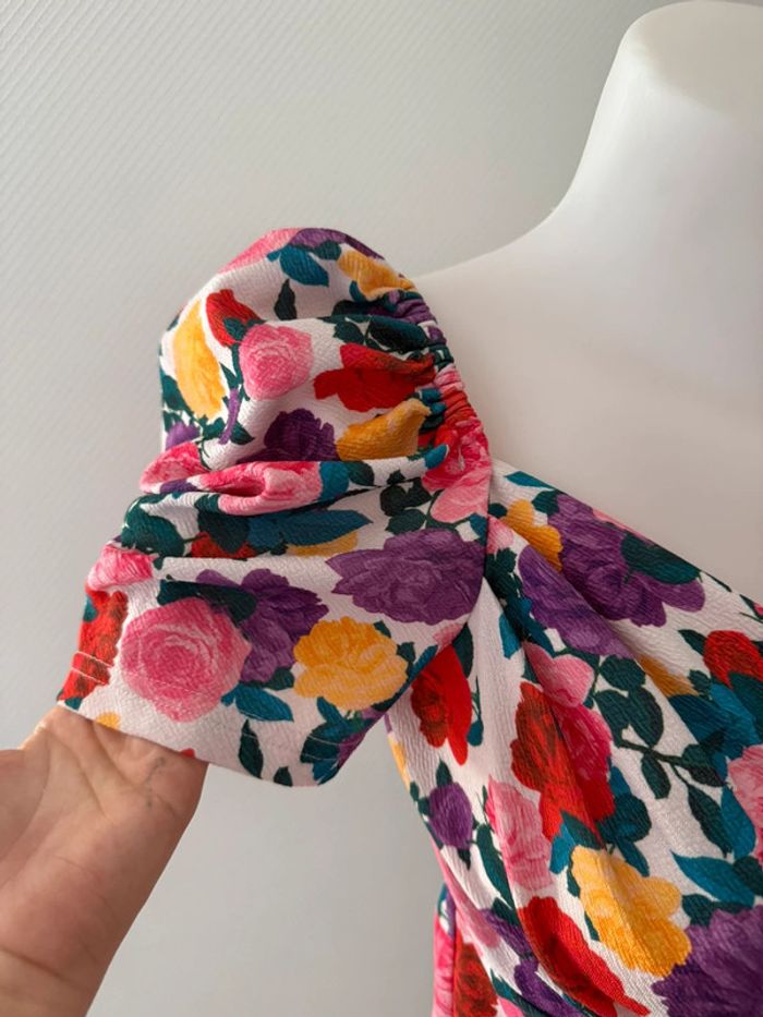 T-shirt à fleur en très bon état taille M SHEIN - photo numéro 3