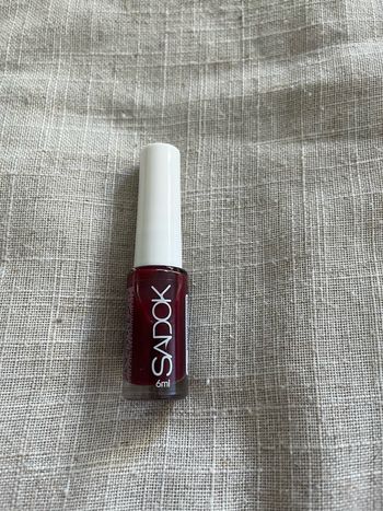 Vernis à ongles neuf