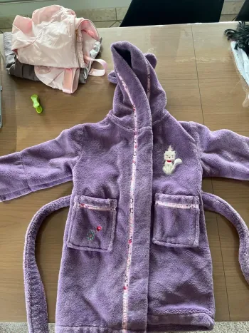 Magnifique robe de chambre / peignoir fille 2 ans