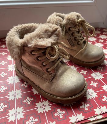 Bottines boots bébé hiver étoiles dorées 21 Freemouss