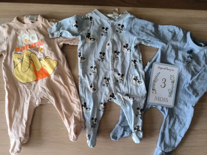 Lot pyjamas cotons Disney 3 mois