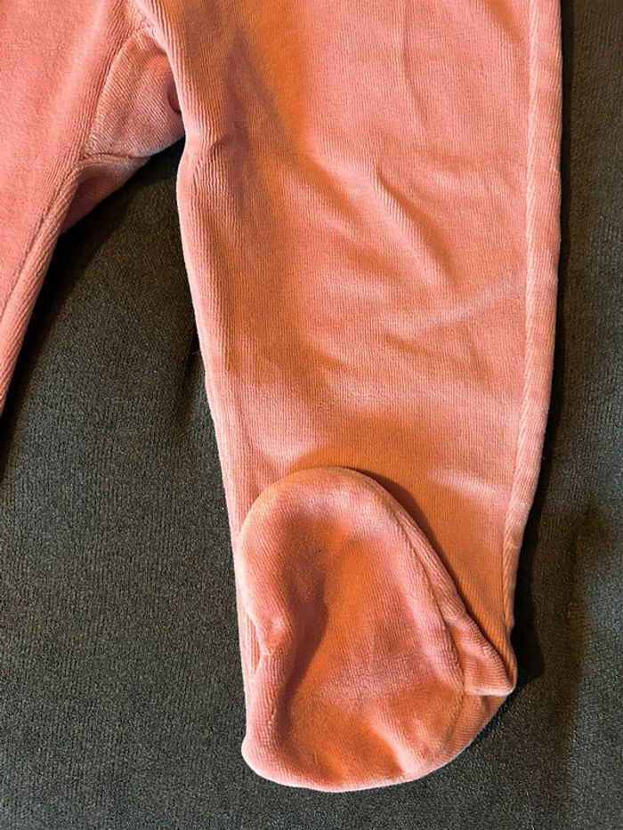 Très beau pyjama 2 pièces 12 mois - photo numéro 2