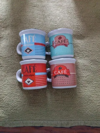 Lot 4 tasses à café 5.5 cm