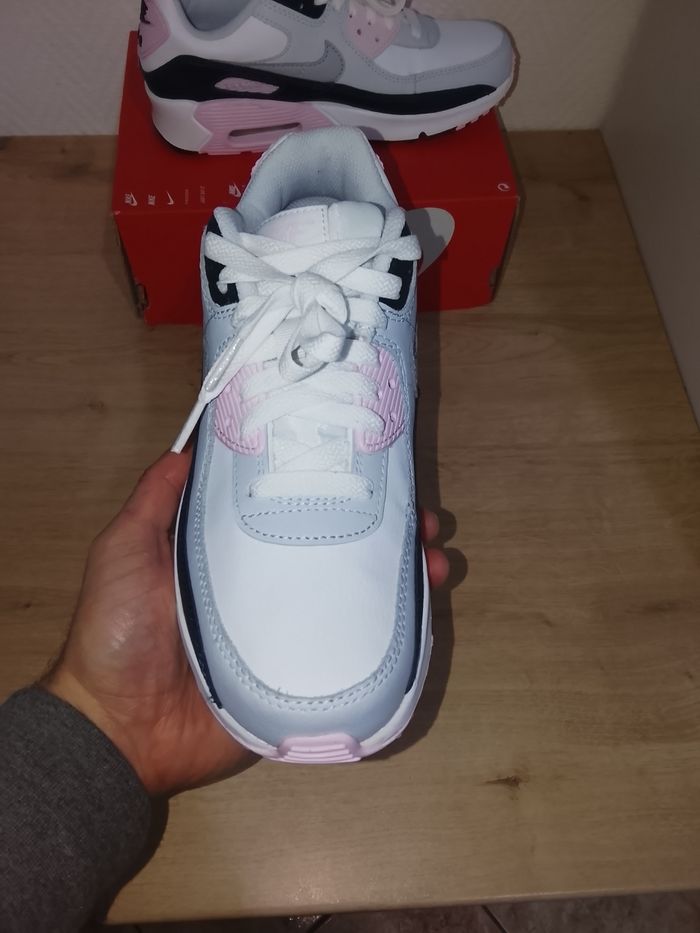 Nike Air Max 90 taille 37.5 - photo numéro 5