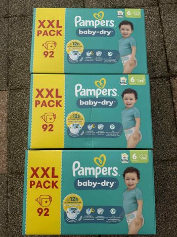 Trois carton XXL couches pampers taille 6 normale 