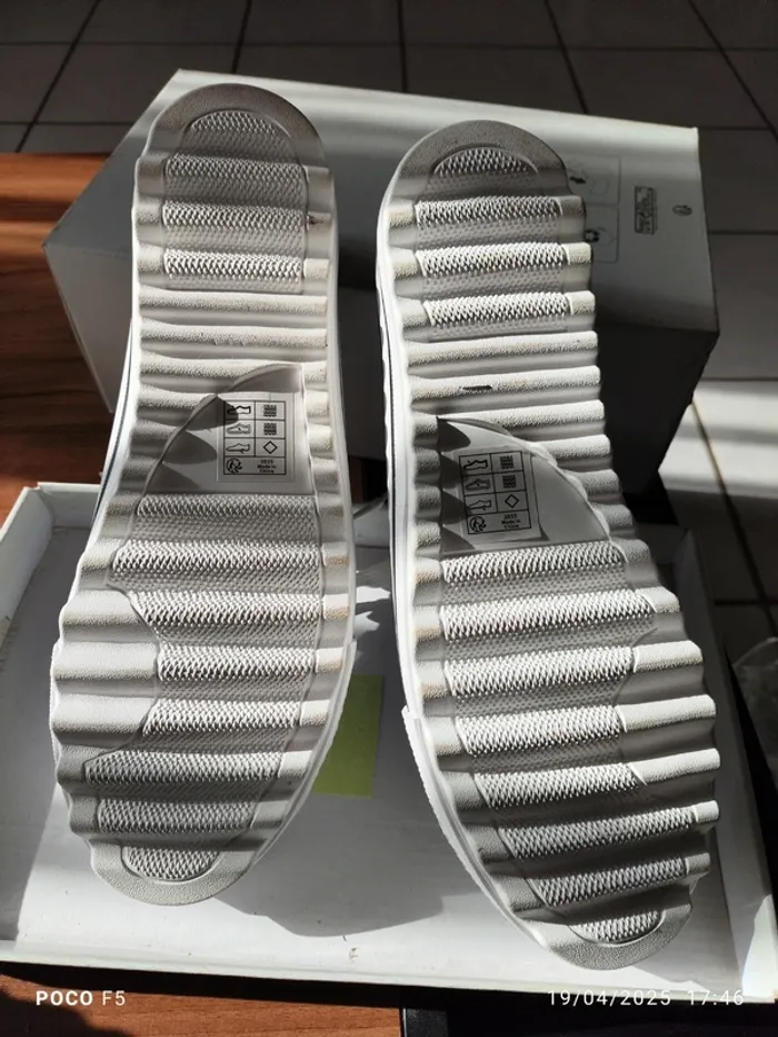 Baskets noir taille 41 neuve - photo numéro 3