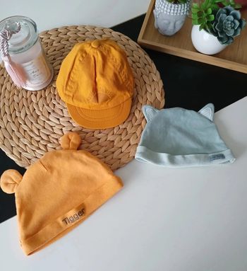 Lot bonnet et casquette Garçons Taille 6 mois🌿🌈