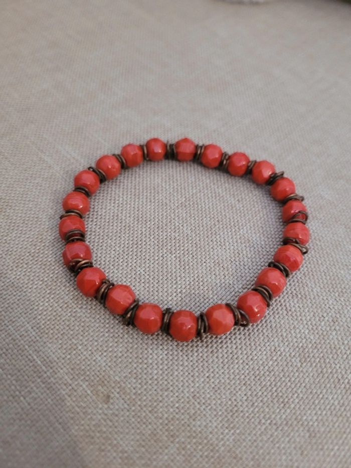 Bracelet rouge - photo numéro 2