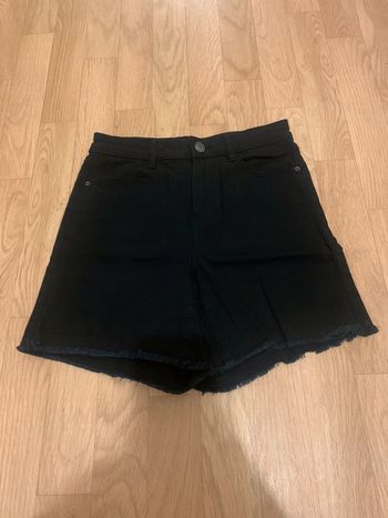 Short noir
