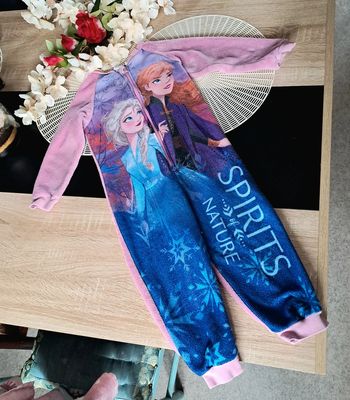 Pilou pilou, taille 4 ans, reines des neiges