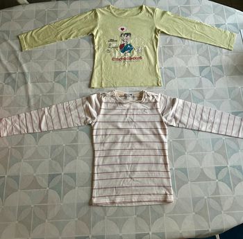 Lot de 2 t shirts - fille- 8 ans - Décathlon - en très bon état