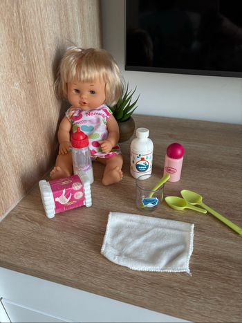 Poupon nenuco cheveux avec accessoires
