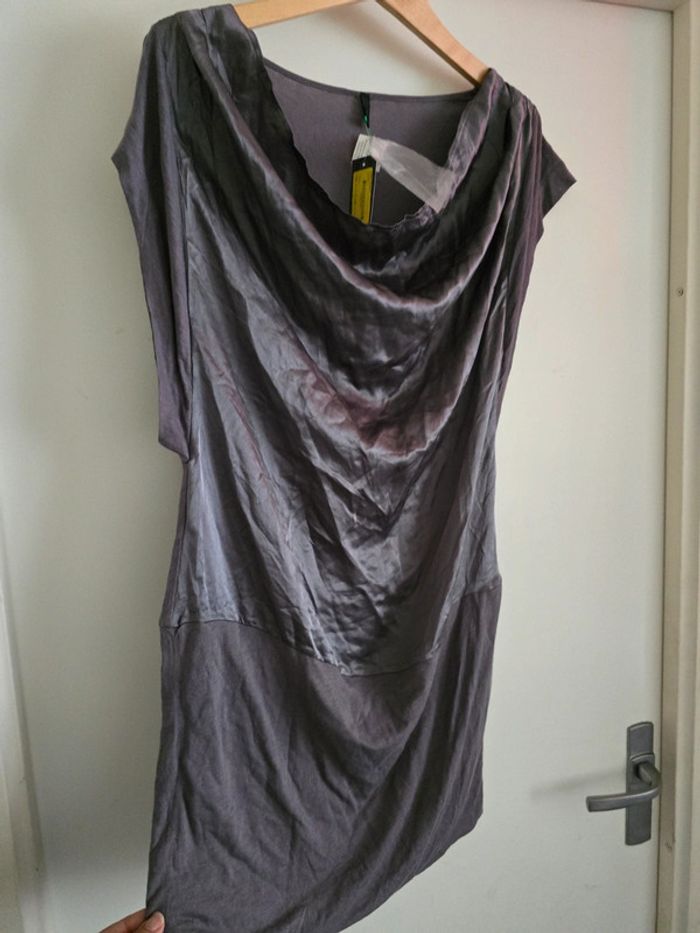 Robe fluide et légère taille M encore avec étiquette - photo numéro 3