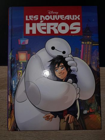 gros livre disney - Les nouveaux héros