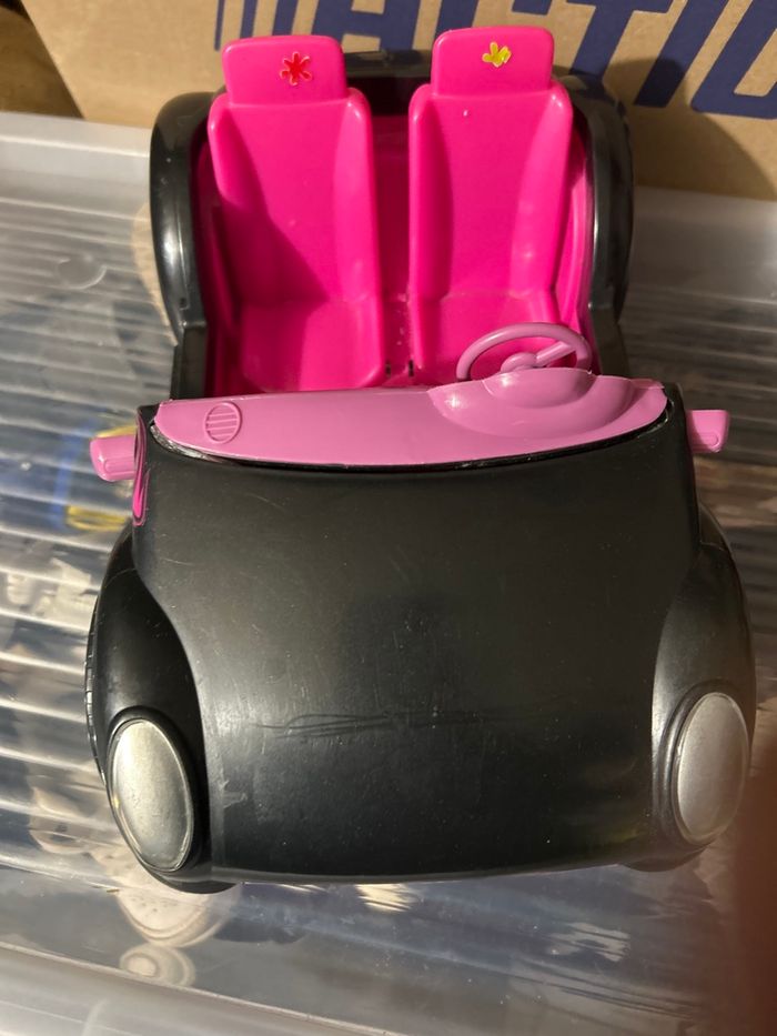 Voiture pour poupée