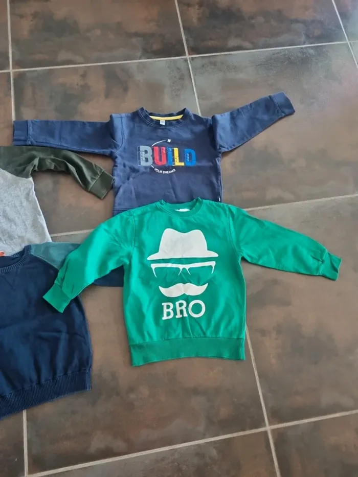 Lot 4 sweatshirts - photo numéro 3
