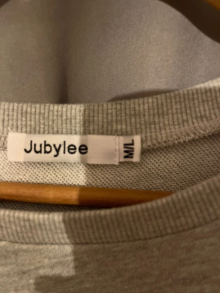 Sweat-shirt gris avec inscription - photo numéro 4