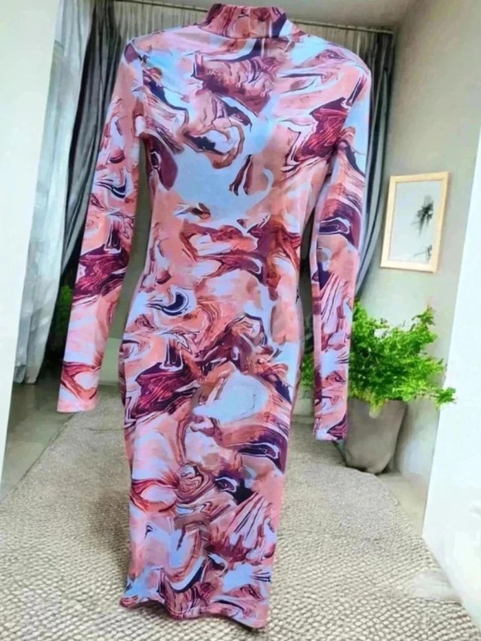 Robe taille 🌹M 🌹voir le dos