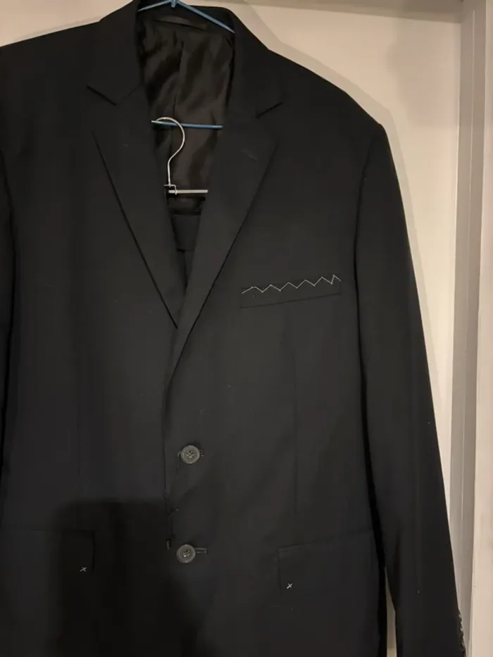 Beau costume homme noir de marque Tri Polis taille 44-46 neuf jamais porté - photo numéro 2