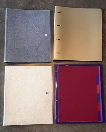 Lot de 4 classeurs scolaires avec pochettes plastiques + 1 jeu de 6 intercalaires