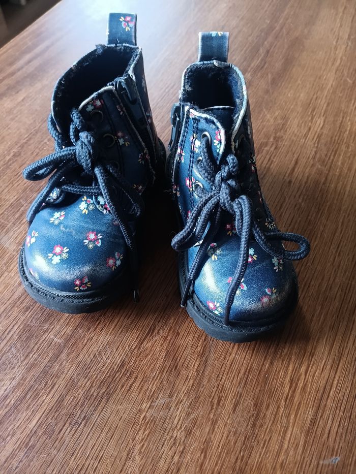 Bottines à motifs fleurs