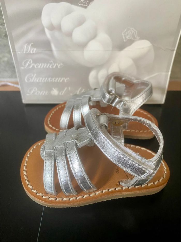 Magnifique paire de chaussure pour bébé été neuve taille 17 - photo numéro 2