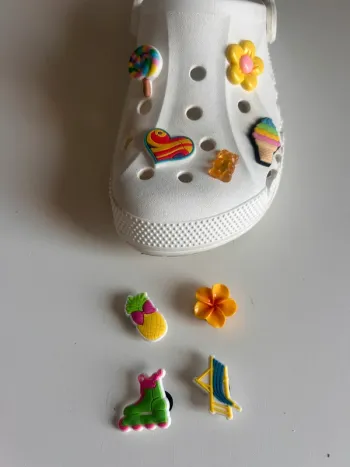 Lot de 9 charms / déco crocs rose/vert/jaune