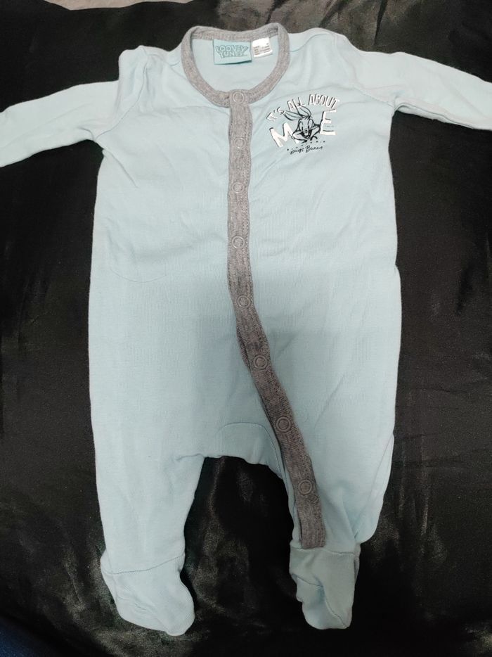 Pyjama lèger 1 mois ( looney tunes)