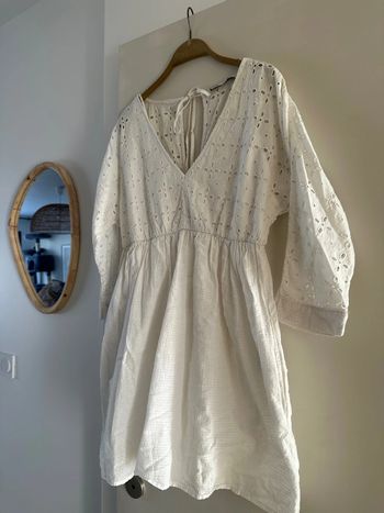 Robe Zara blanche brodée - Taille M