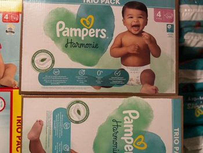 Je veux un lot de Couches Pampers harmonie T4 59 € le lot de 216 Couches