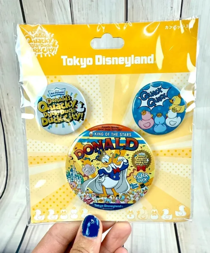 Lot de badges Disney Spécial Anniversaire Donald - Tokyo Disneyland exclusif - photo numéro 3