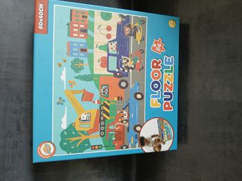 puzzle floor vehicules 24 pieces 60 sur 40 cm des 3 ans