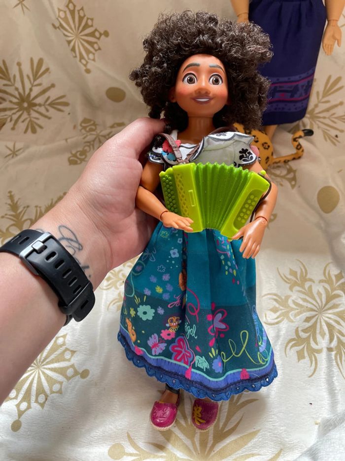 Poupée Mirabelle et Louisa La famille Madrigal Disney - photo numéro 7