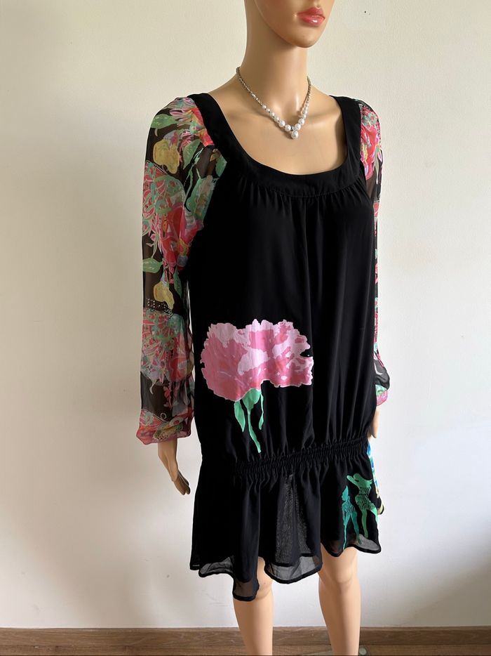 Robe courte ou tunique Desigual taille M jamais portée - photo numéro 2