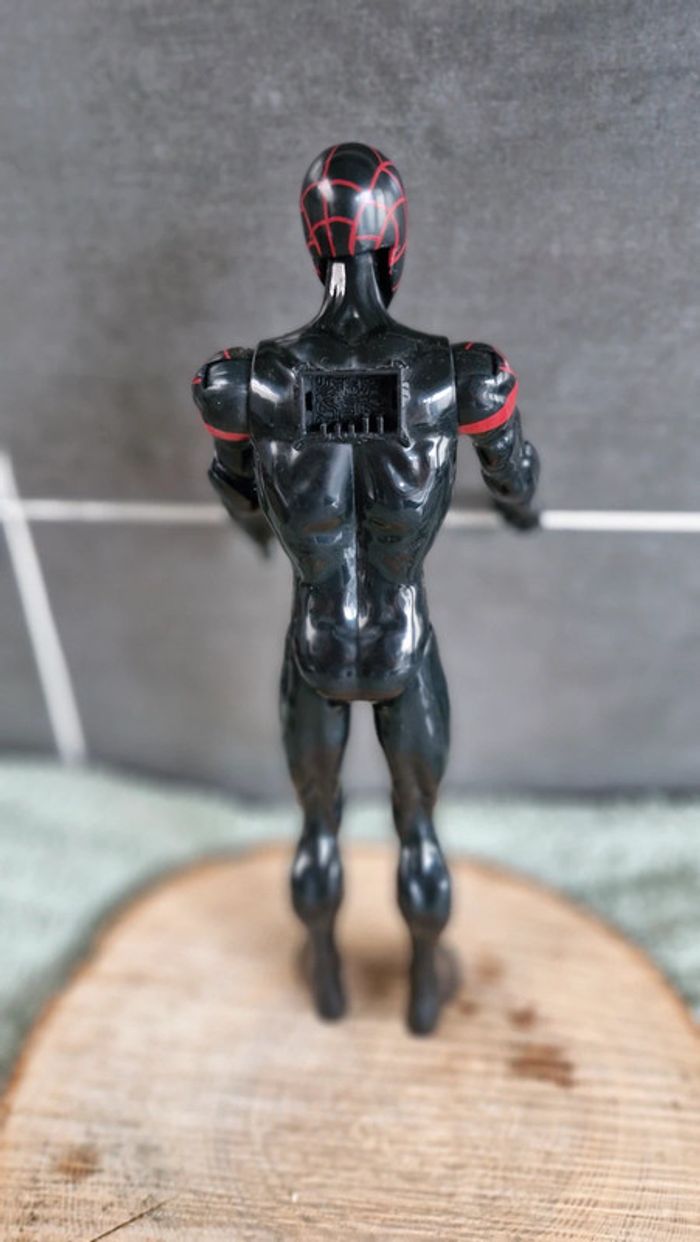 Figurine spiderman noir Marvel - photo numéro 3