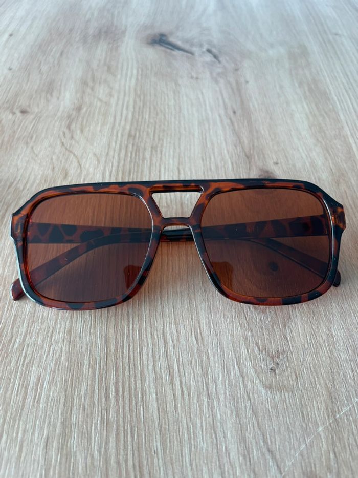 Lunettes de soleil femmes neuves - photo numéro 3
