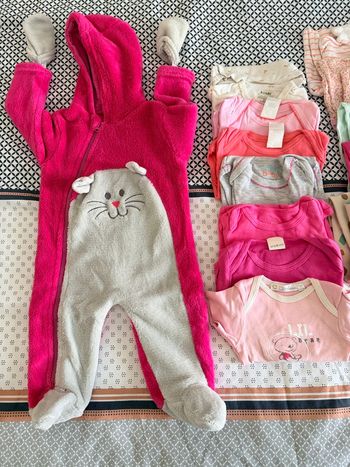 Lot pyjamas et bodies