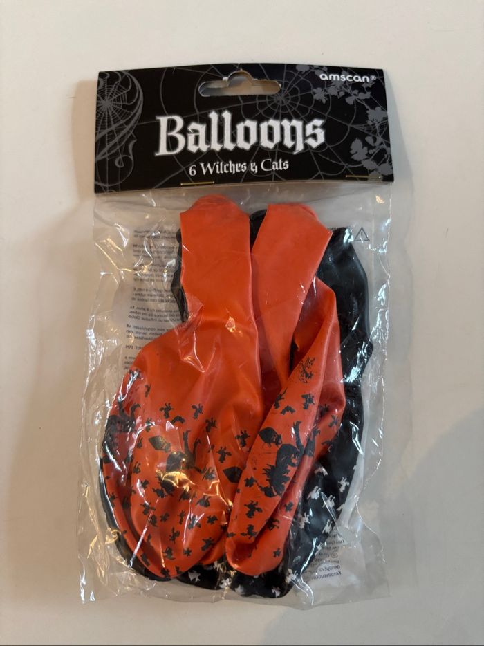 Décoration Halloween lot de 6 ballons sorcières et chats