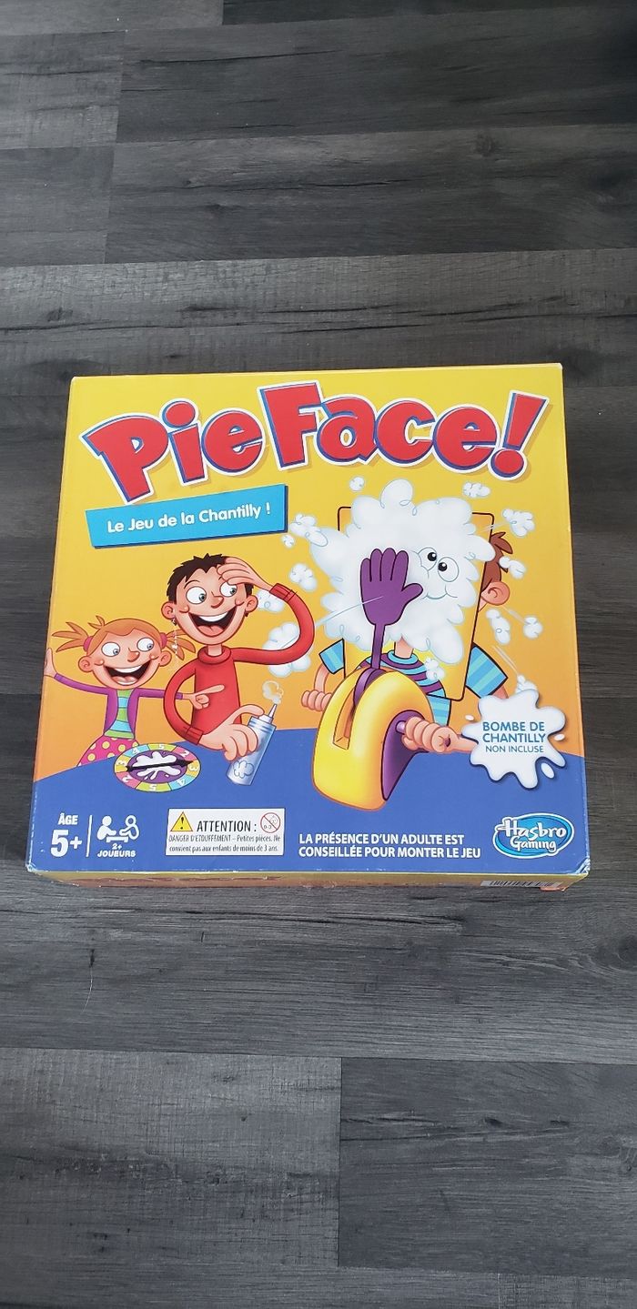 Pie face Hasbro Beebs