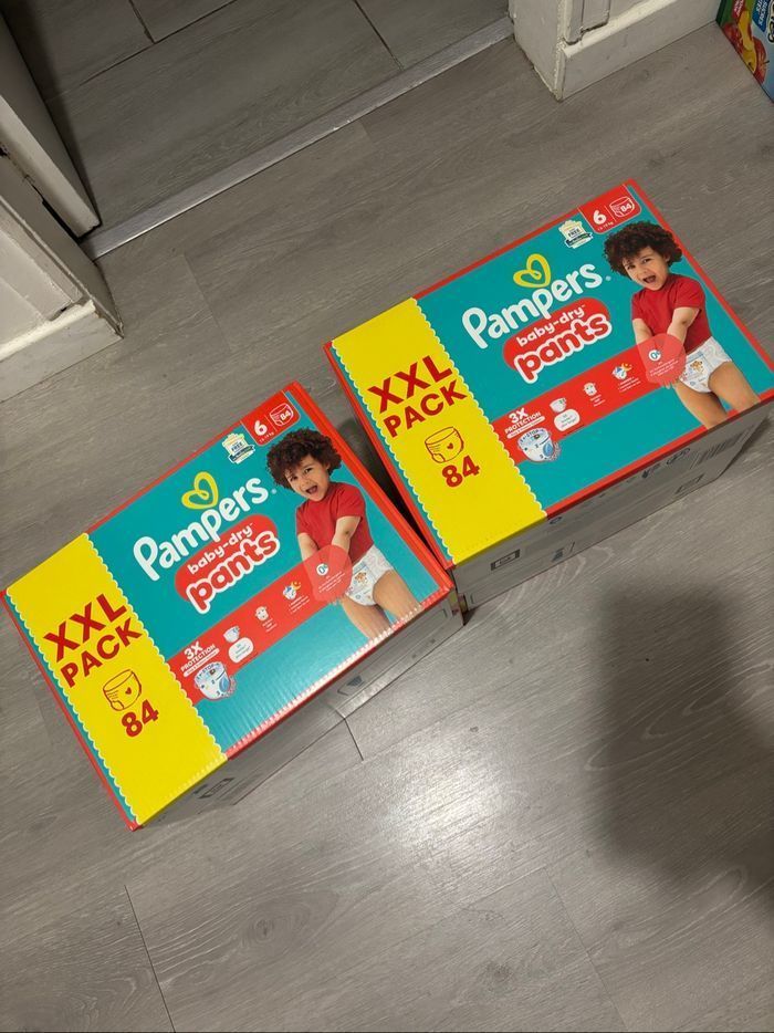 2 Cartons Pampers Baby dry pants taille 6 84 couches