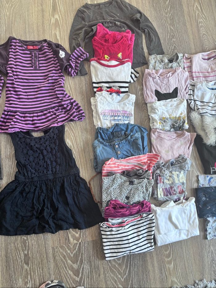 Lot vêtements fille 4 ans - photo numéro 3