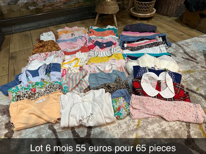 Lot bébé fille taille 6 mois 65 pieces pour 55 euros