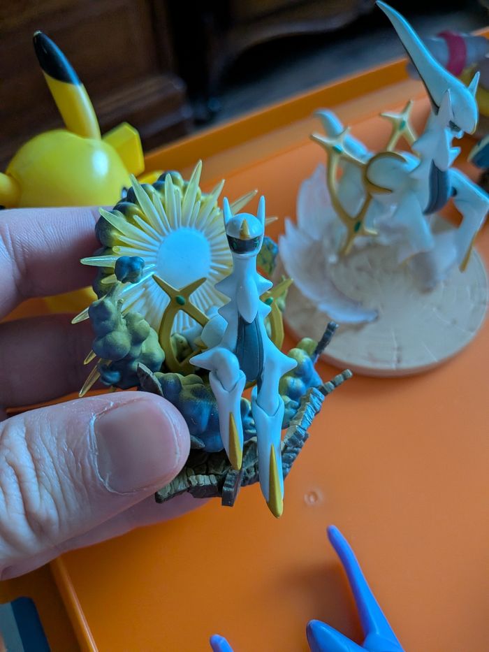 Lot de figurines pokémon - photo numéro 2