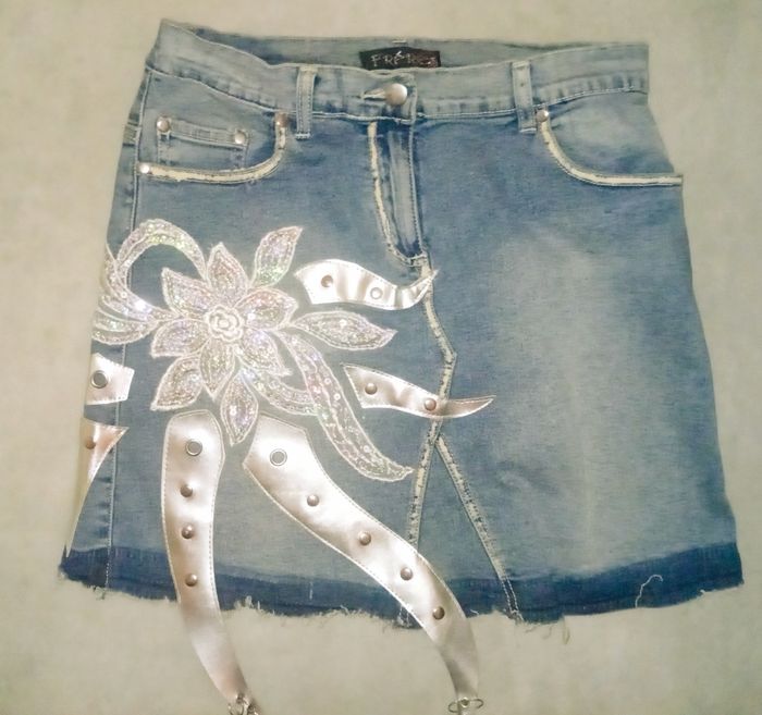 Très jolie jupe en jean neuve seulement 17 eur 🌺