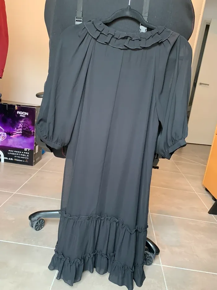 Robe fluide noire Jacqueline Riu taille 38 - photo numéro 5