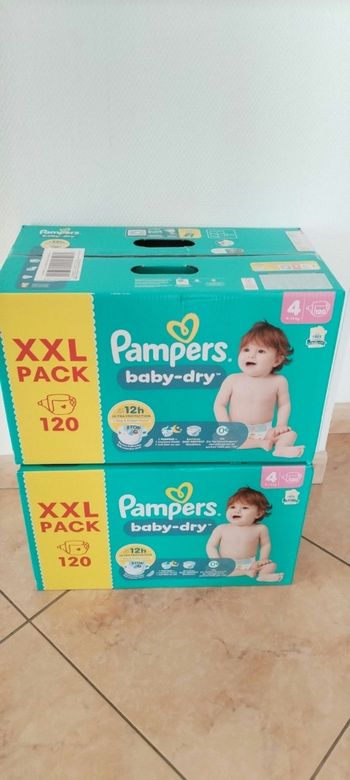 240 couches Pampers Baby Dry Taille 4
