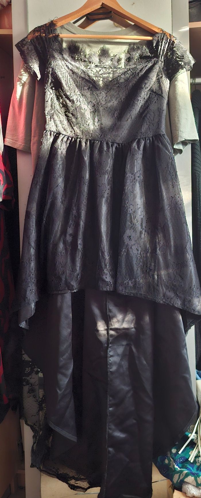 Robe gothique en dentelle noir