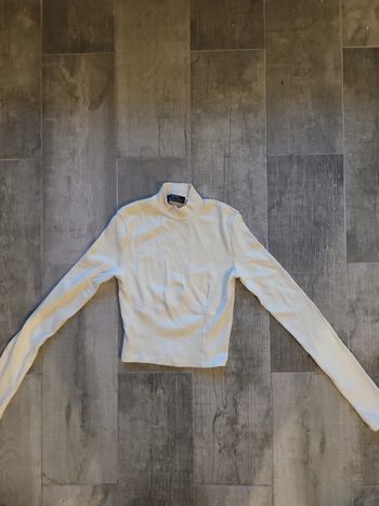 Pull bershka  taille 34