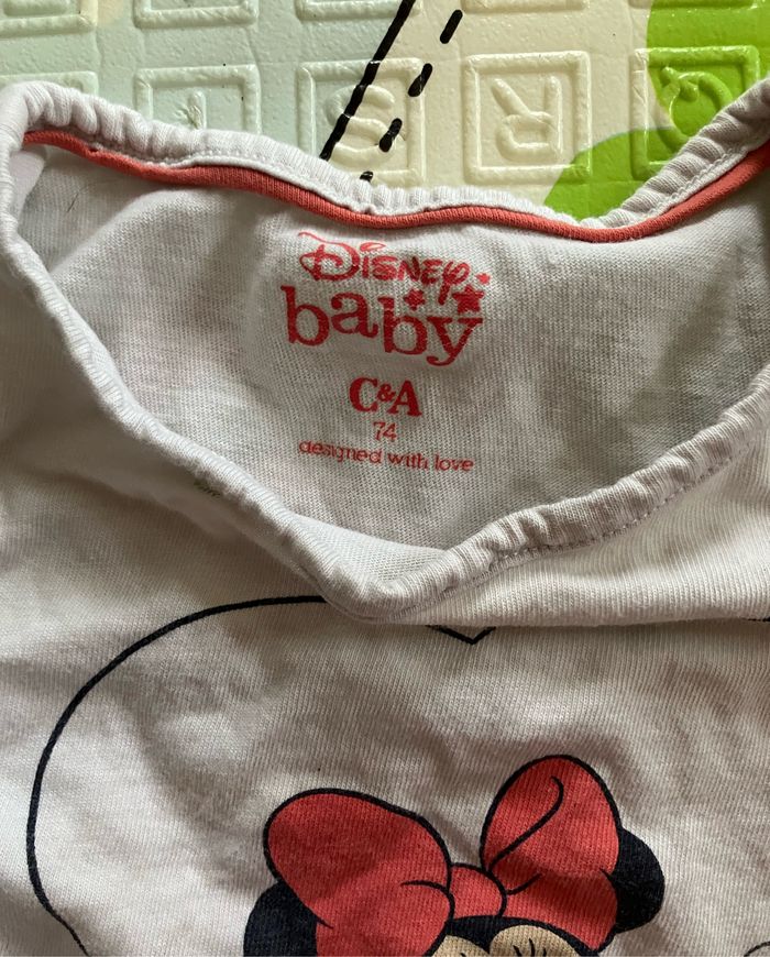 Vend t-shirt Disney Baby taille 9 mois - photo numéro 3