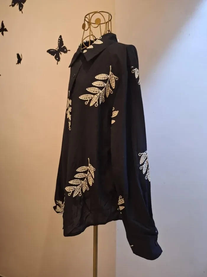Chemise noire brodée - photo numéro 3